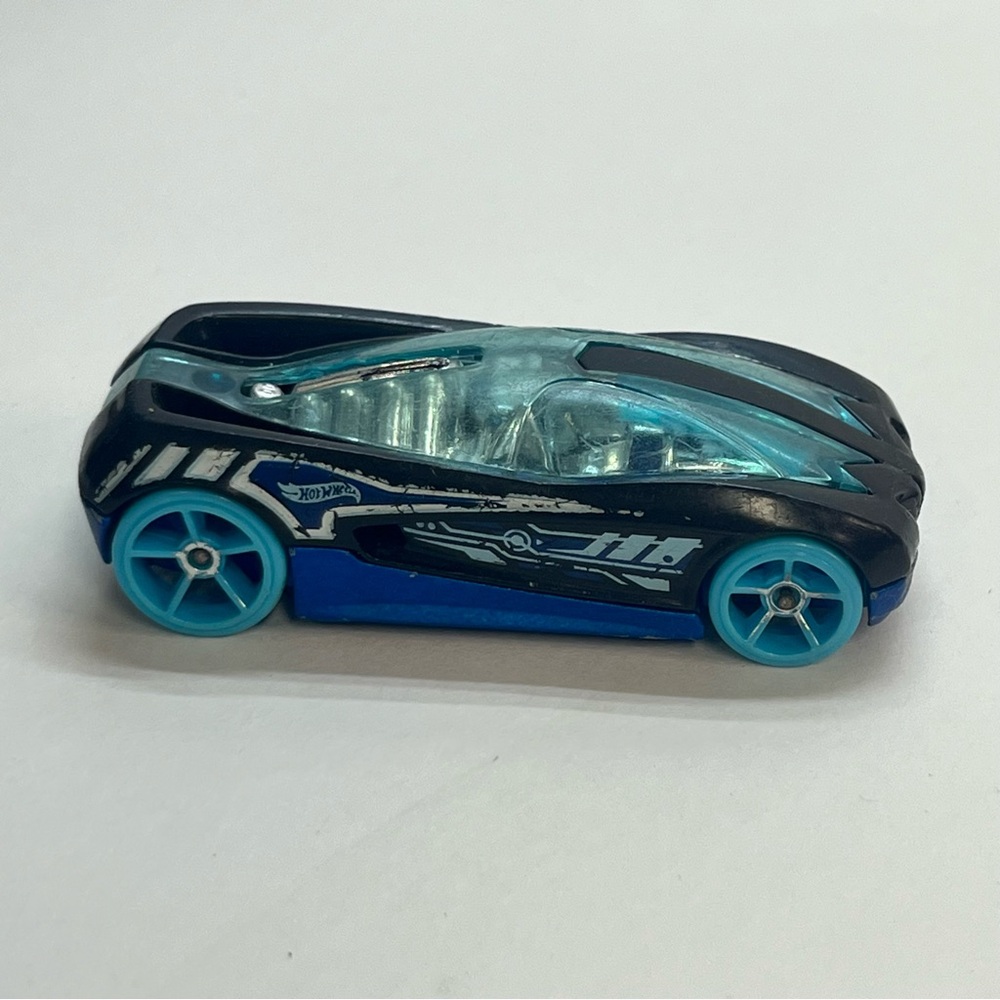 Hot Wheels hot wheels metal pod die cast car accelerators series black transpare